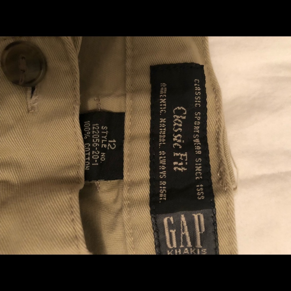 Gap classic pleated khaki